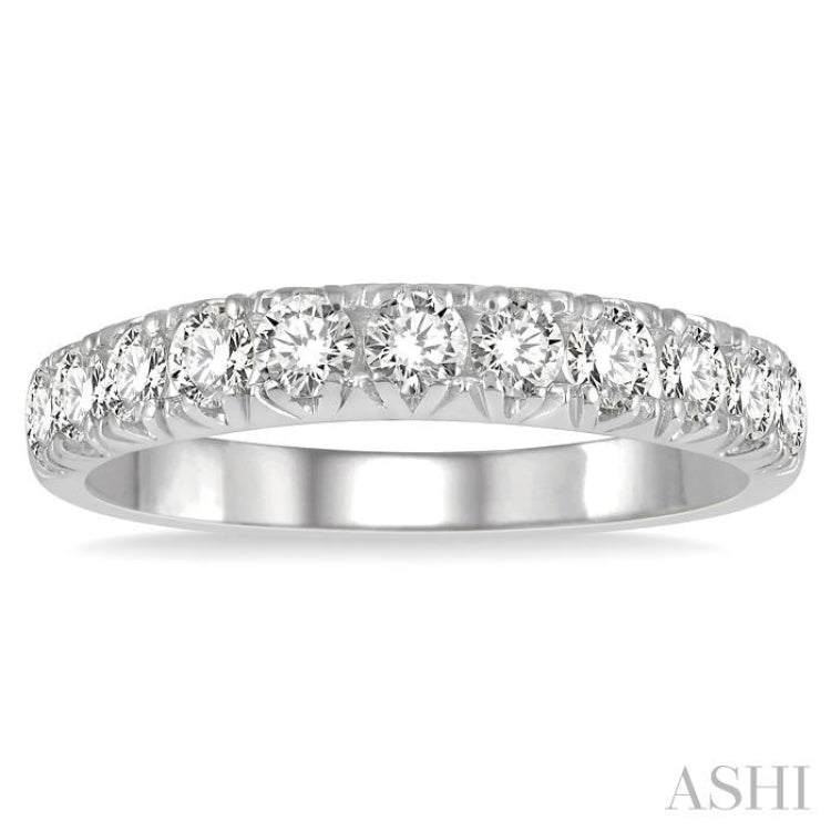 3/4 Ctw 11 Stone Round Cut Diamond Wedding Band in 14K White Gold