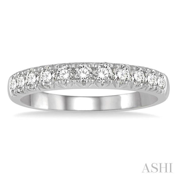 1/2 Ctw 11 Stone Round Cut Diamond Wedding Band in 14K White Gold