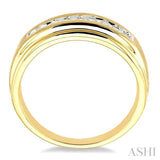 1/6 Ctw Round Diamond Women's Ring in 14K Yellow Gold