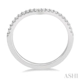 1/10 Ctw Chevron Center Round Cut Diamond Wedding Band in 14K White Gold