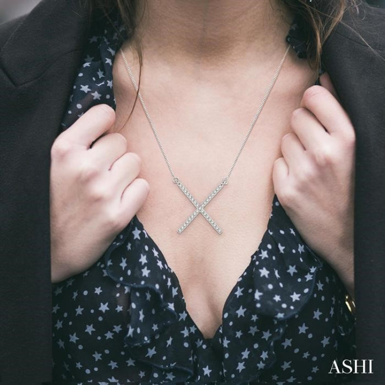 'X' Shape Diamond Fashion Pendant